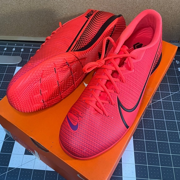 Nike
Vapor 13 Academy ic
Brand new - Picture 8 of 8